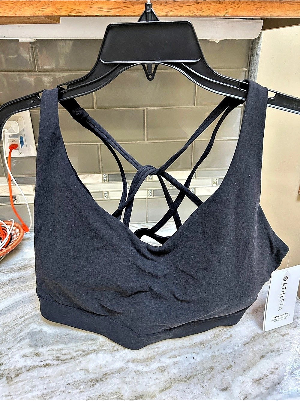 Athleta Solace sports Bra D-DD+ + Black Size 2Xor 3X strappy back low impact New